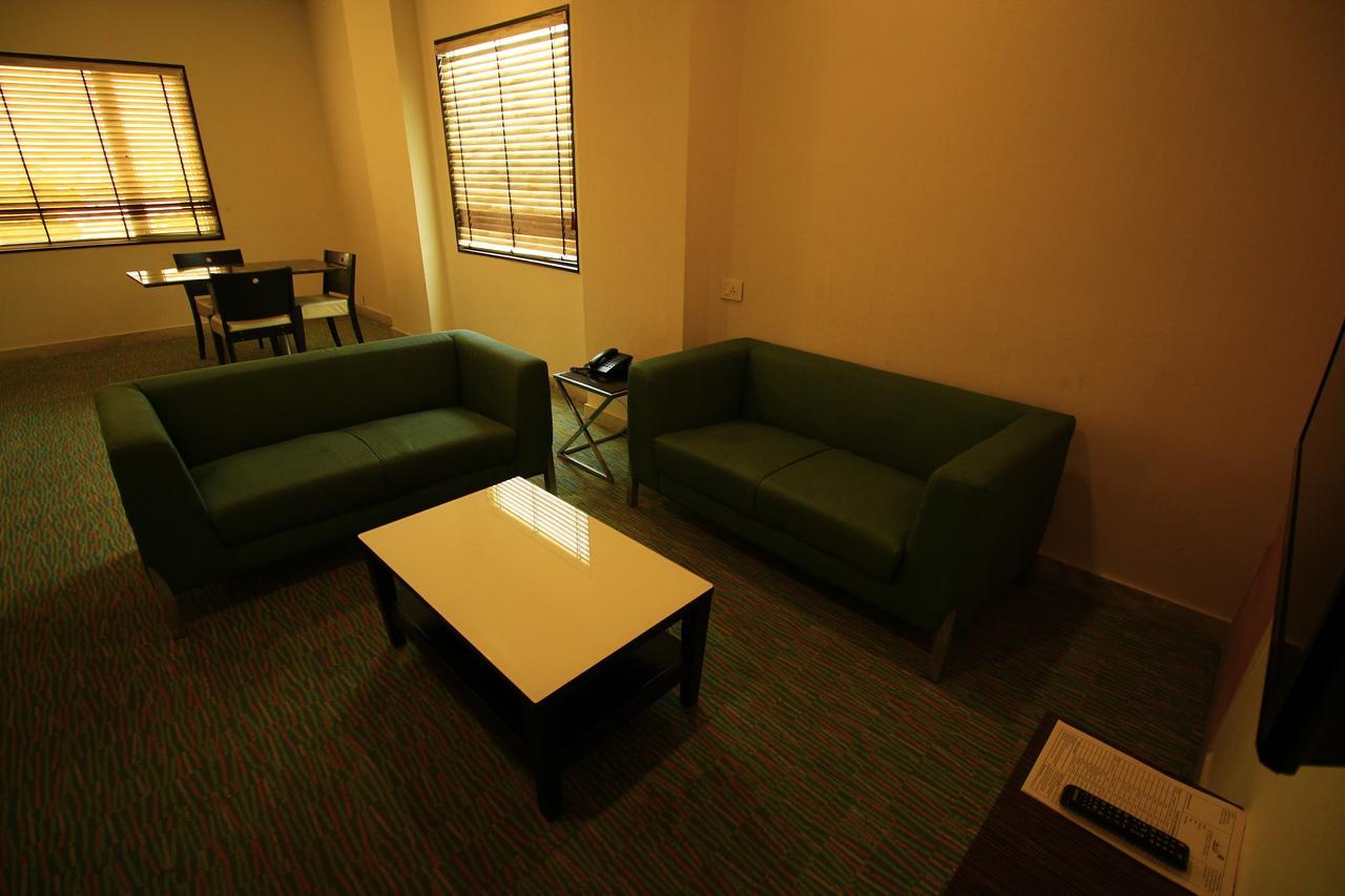 เซียสตา สตาร์ ทีนคร Hotel เชนไน ภายนอก รูปภาพ